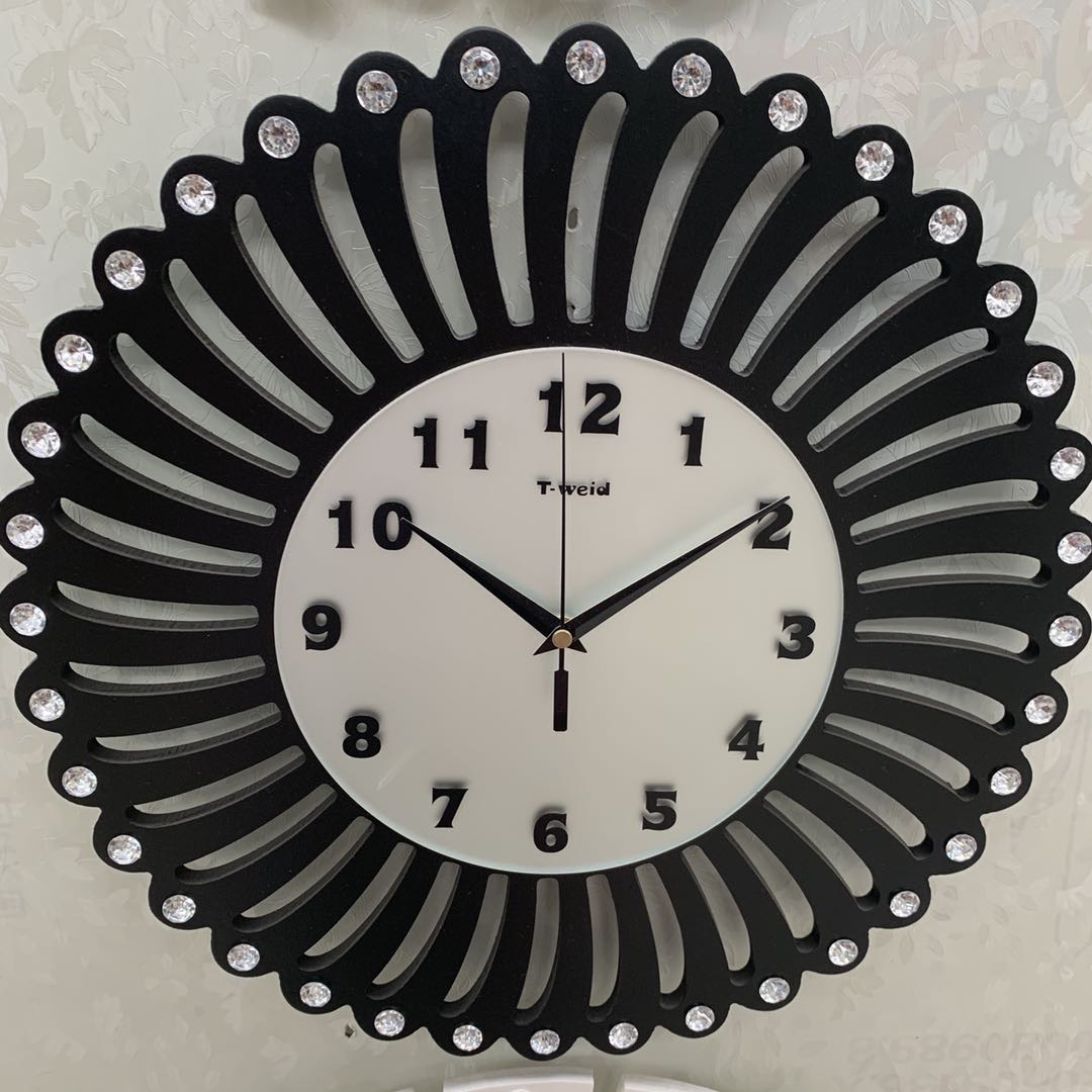 现代欧式创意时钟圆形镶钻静音工艺时钟挂钟