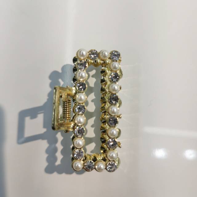 Factory direct sales of new Korean-style pearl water diamond rectangular grab clips, hair clips, headwear and style clips details Picture