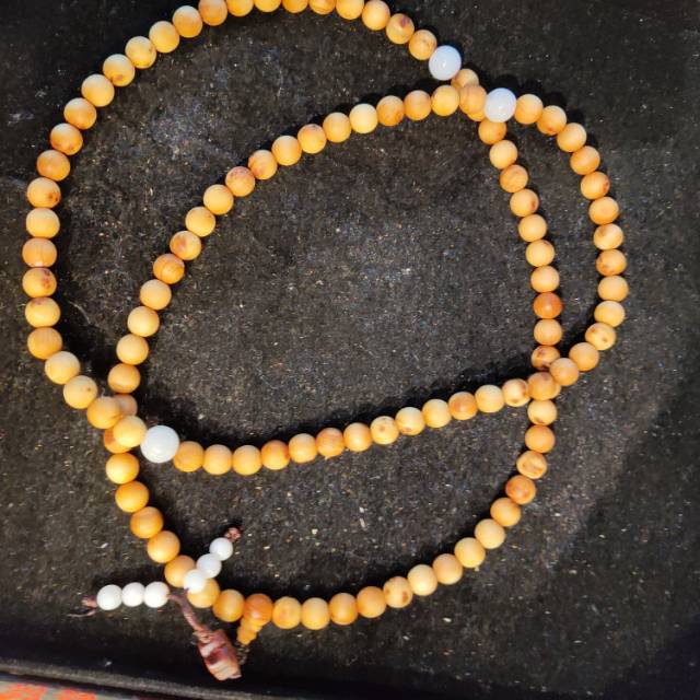 Jade beads, sandalwood Buddhist prayer beads, cultural and artistic bracelets, handcrafted ornaments