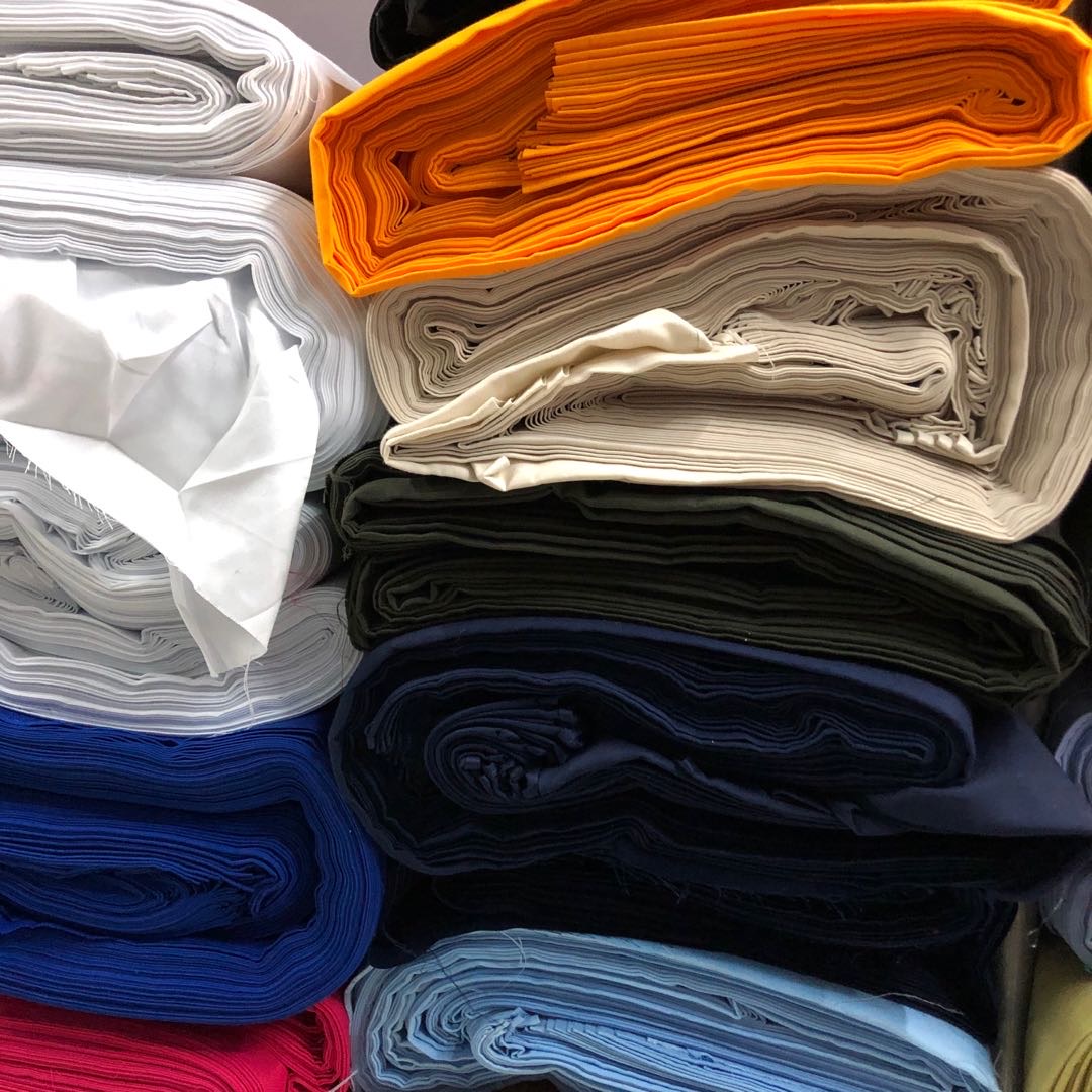 Polyester yarn twill fabric, multi-color solid color ready-made knitted fabric factory direct sales, new products of the season available for wholesale and retail, high quality details Picture