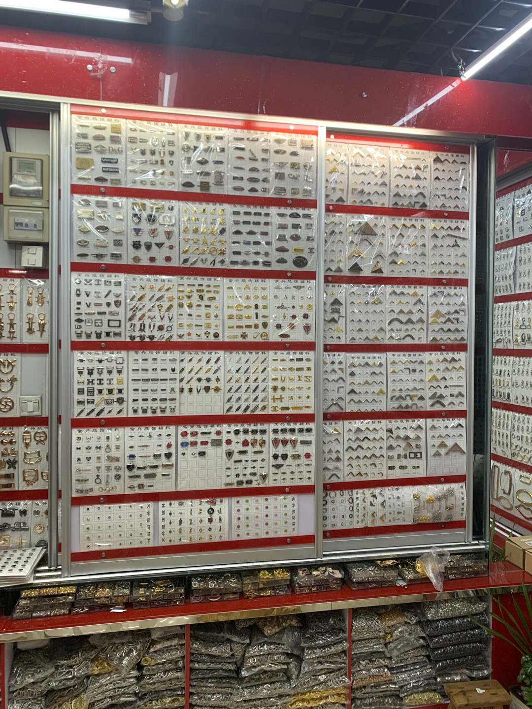 Huaxin Hardware Factory describe pic - 1