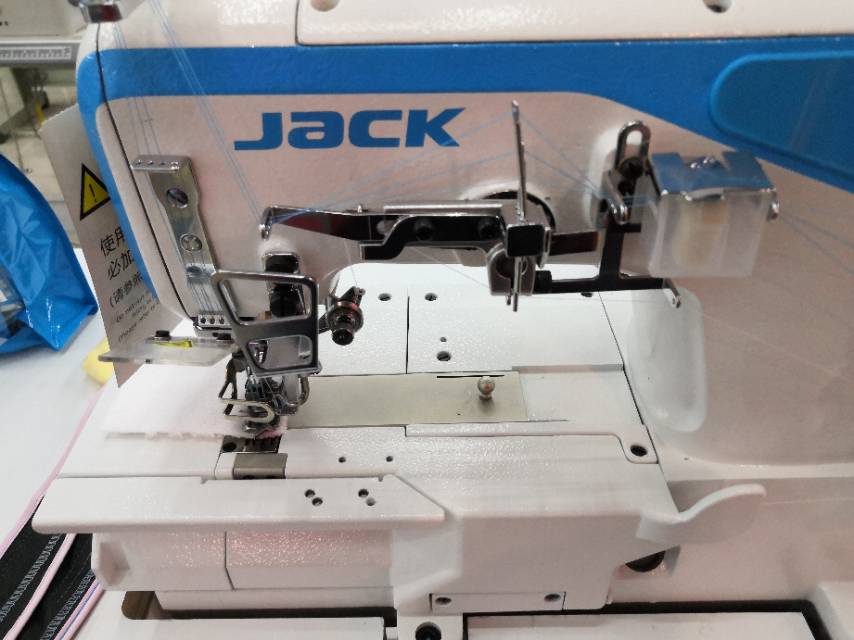 台州JACK杰克牌平台三针五线非自动剪线绷缝机W4型详情图2