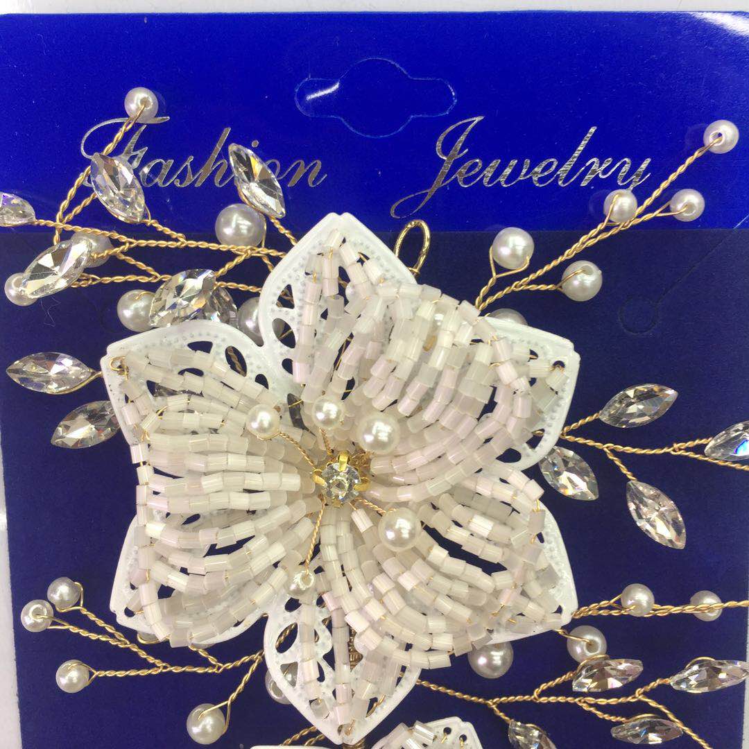 New popular headwear European and American hand beaded flowers wedding hair comb wedding dress accessories details Picture
