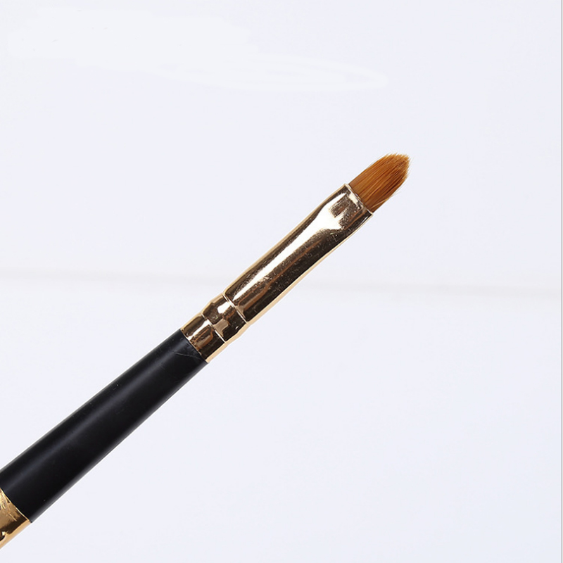 A single portable pointed-tipped makeup brush and lip brush for beauty and makeup Specification image