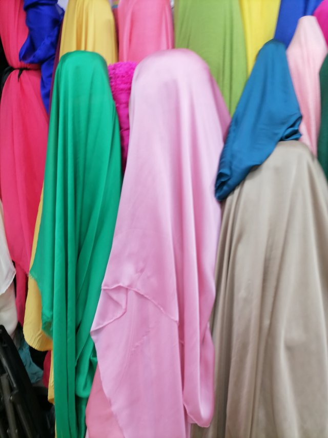 缎面雪纺围巾饰品花头巾面料 厂家批发 Chinagoods 义乌小商品市场官网 缎面雪纺围巾饰品花头巾面料 厂家批发 Chinagoods 义乌小商品市场官网