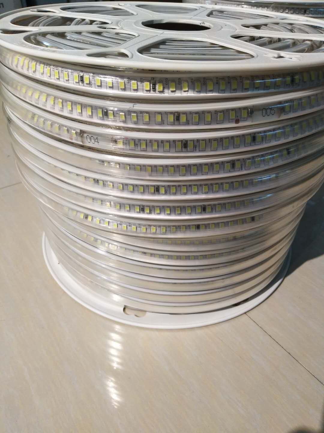厂家批发超亮LED红色灯带照明透亮每米细节图