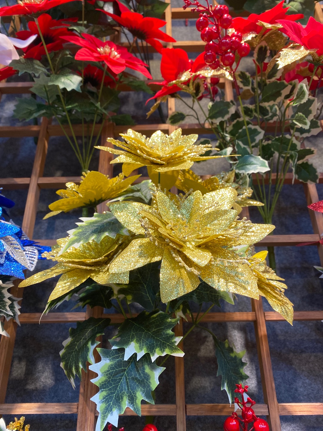 Factory direct sales of classic best-selling gilded Christmas flowers, essential items for Christmas decoration