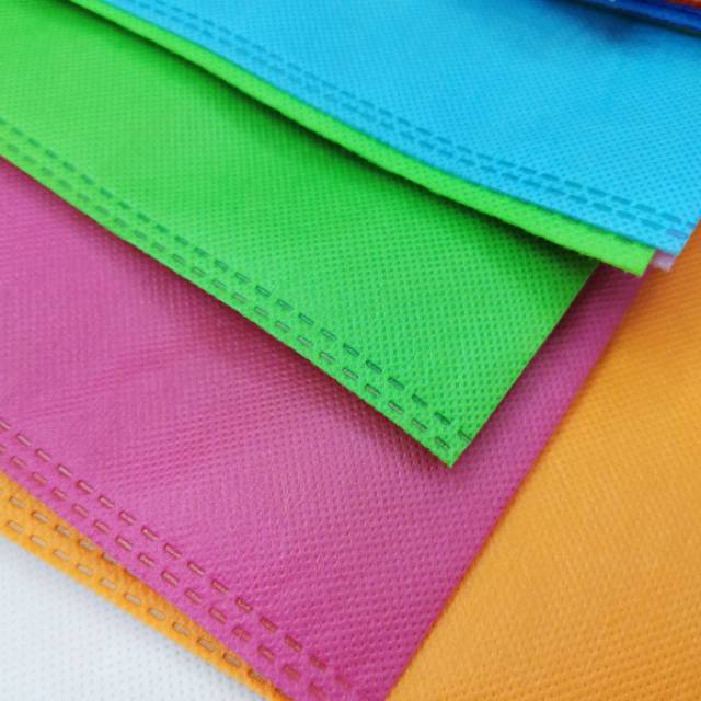 Non-woven fabric is available in multiple specifications and colors, including flat bags, shopping bags, handbags and storage bags Specification image