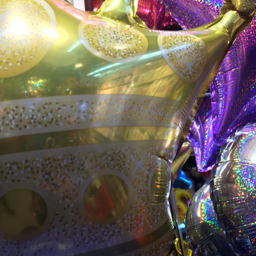 Disposable aluminum film crown balloon, an environmentally friendly and pollution-free cultural aluminum film balloon details Picture