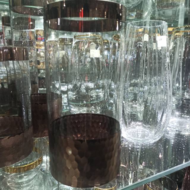 European-style transparent glass vases for desktop decoration, direct sales, wholesale and retail from the vase manufacturer. For orders in stock, please consult