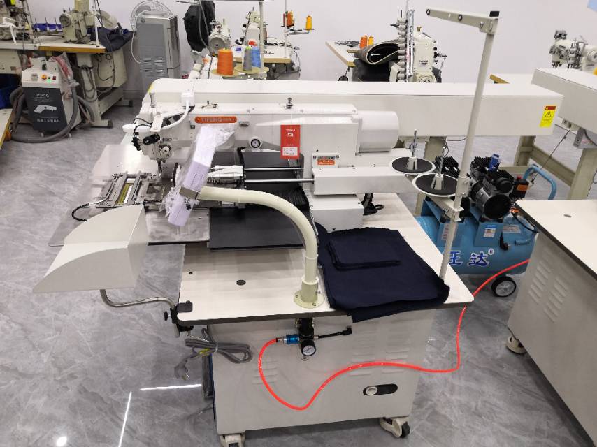 YIFENG automatic bag opening machine model 1025D-02A thumbnail