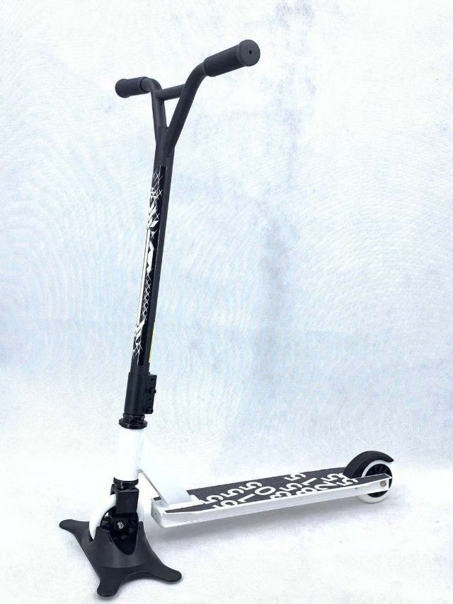 D20 model semi-aluminum and semi-iron alloy fashionable children's scooter Specification image