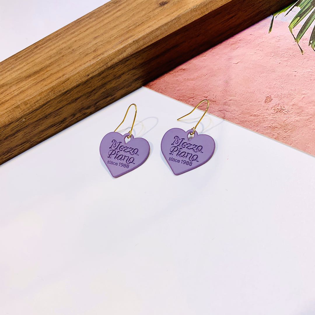 A fresh and stylish Korean-style purple heart-shaped earrings with copper pieces and baked lacquer, slimming, sweet and cute earrings for girls Specification image