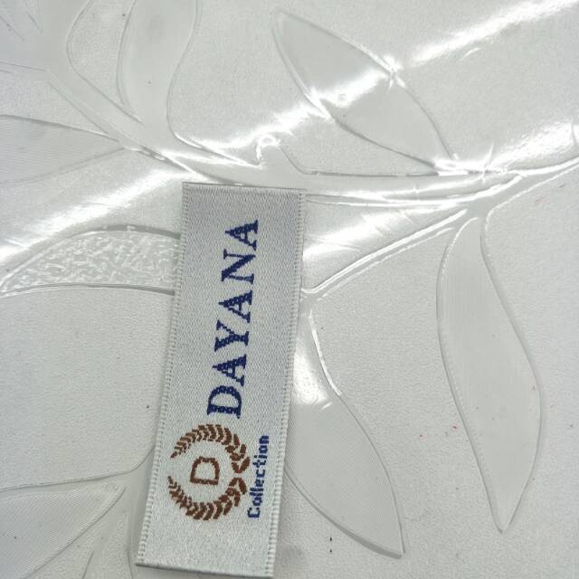 厂家直销服装网格布艺水洗标可定制logo细节图