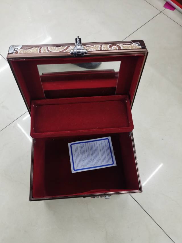 绚丽密码锁化妆箱产品图