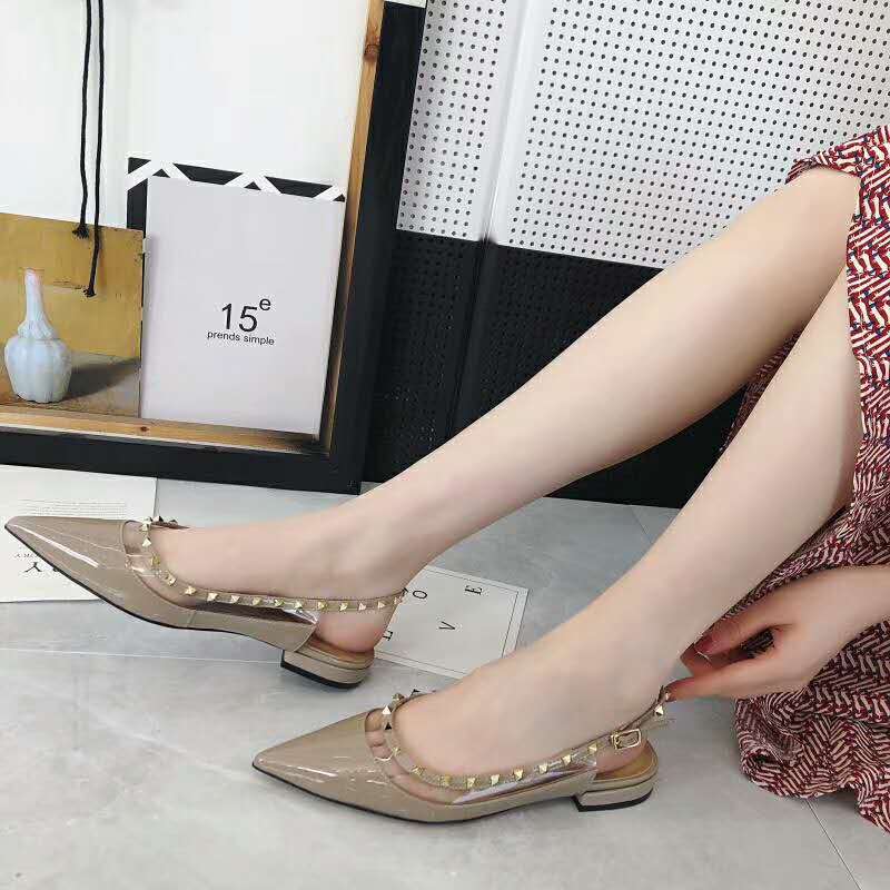 Women's pointed-toe riveted leather sandals of size 36-40 details Picture