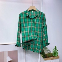 新款绿色格子衬衫女韩版宽松百搭洋气显瘦休闲褶皱上衣