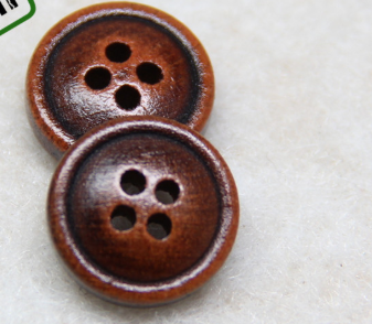 Round Wood Button With Four Eyes And Thin Edges Buckle The Dress Button Specification drawing