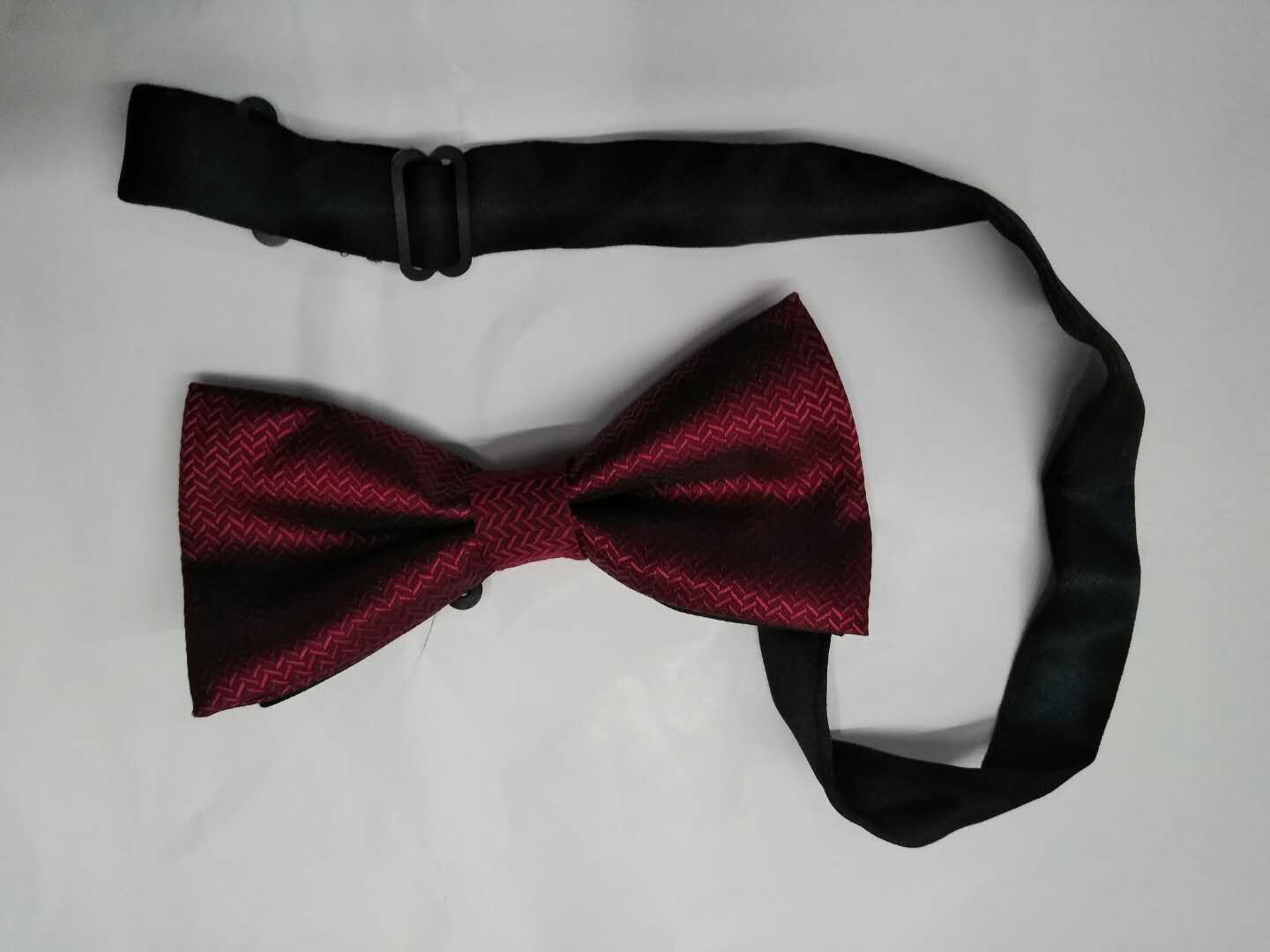 The new men's bow tie is a high-end accessory details Picture