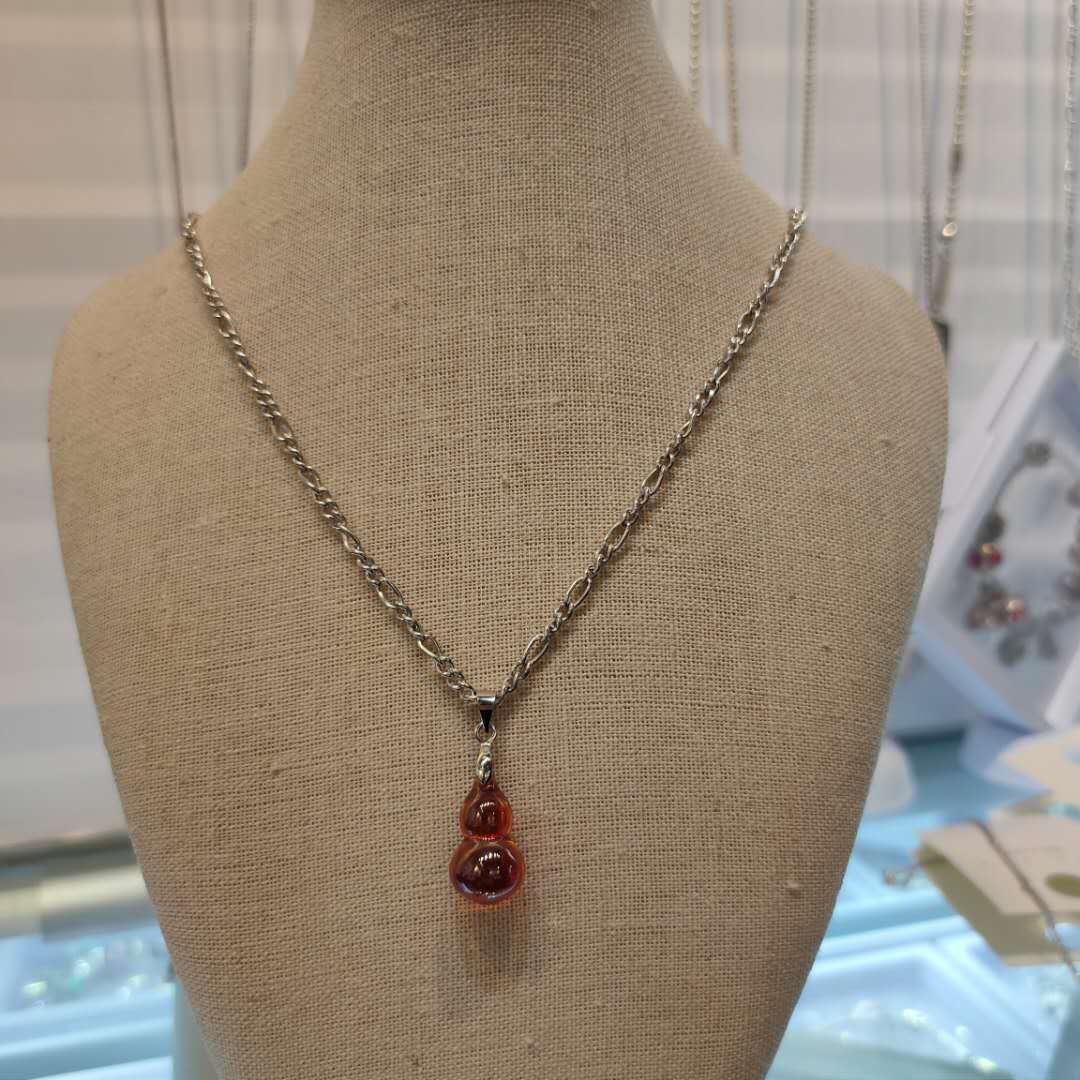 A new versatile s925 sterling silver crystal pendant necklace for both men and women, suitable for both Japan and South Korea