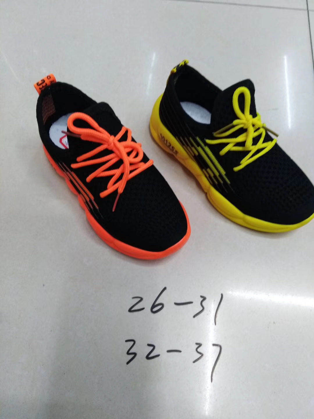 Fashionable summer children's sports shoes for both boys and girls, with a trendy and breathable mesh surface Specification image