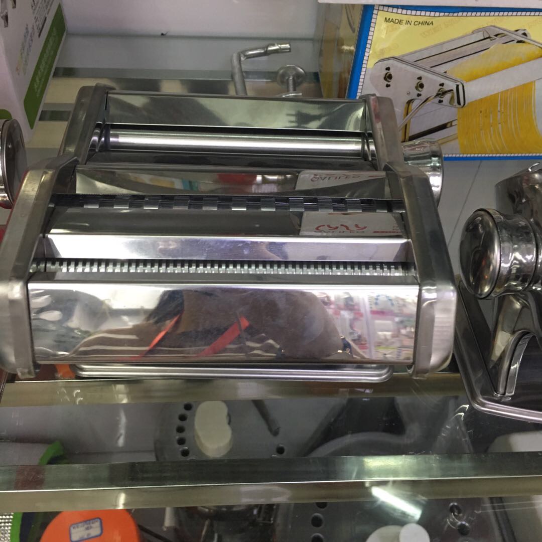 The 201 food-grade stainless steel household small noodle press is only for foreign trade export