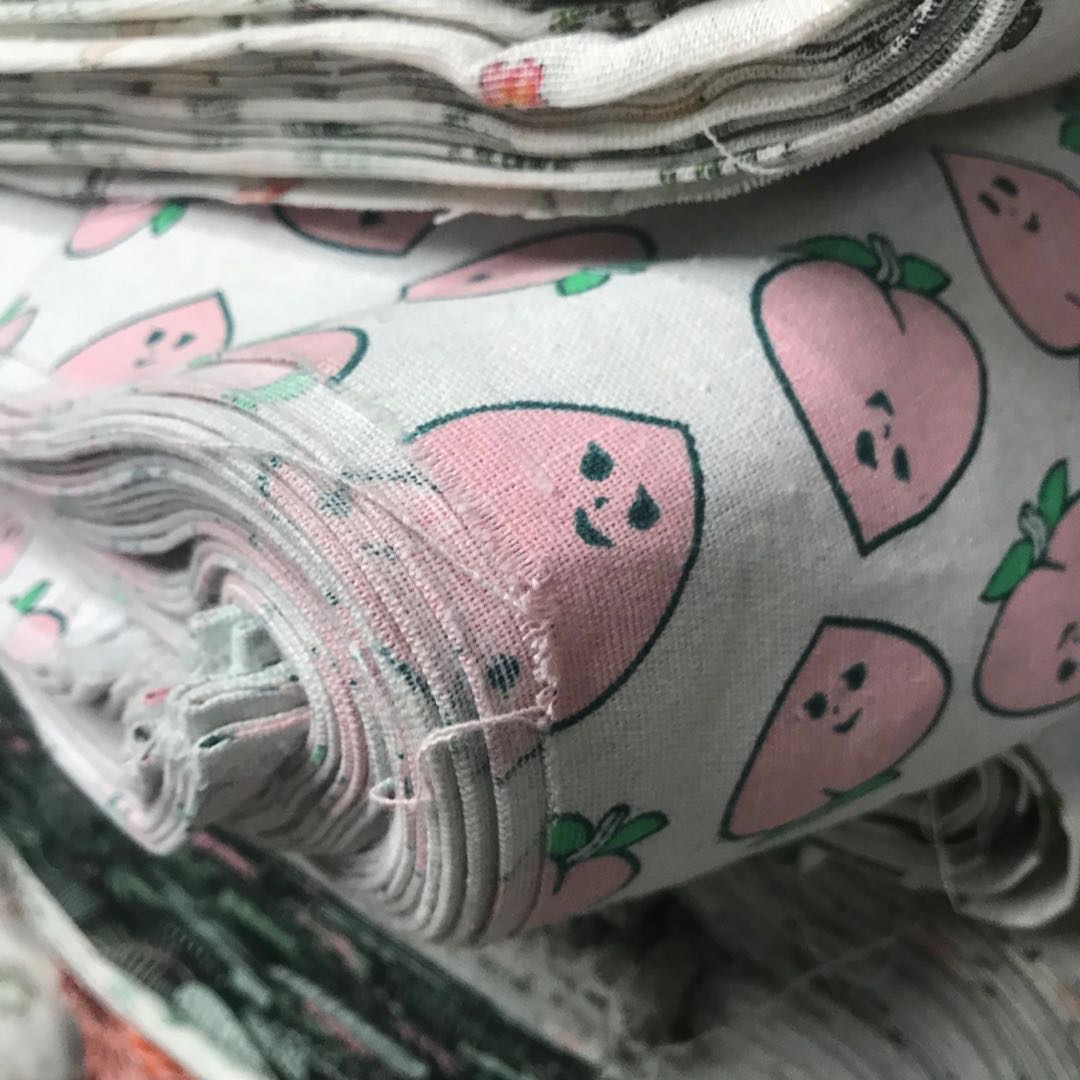 Strawberry Imitation Linen Printing Cloth Cotton Linen Printing Clothing Cloth Restaurant Tablecloth Decorative Dress Floral Fabric Specification drawing