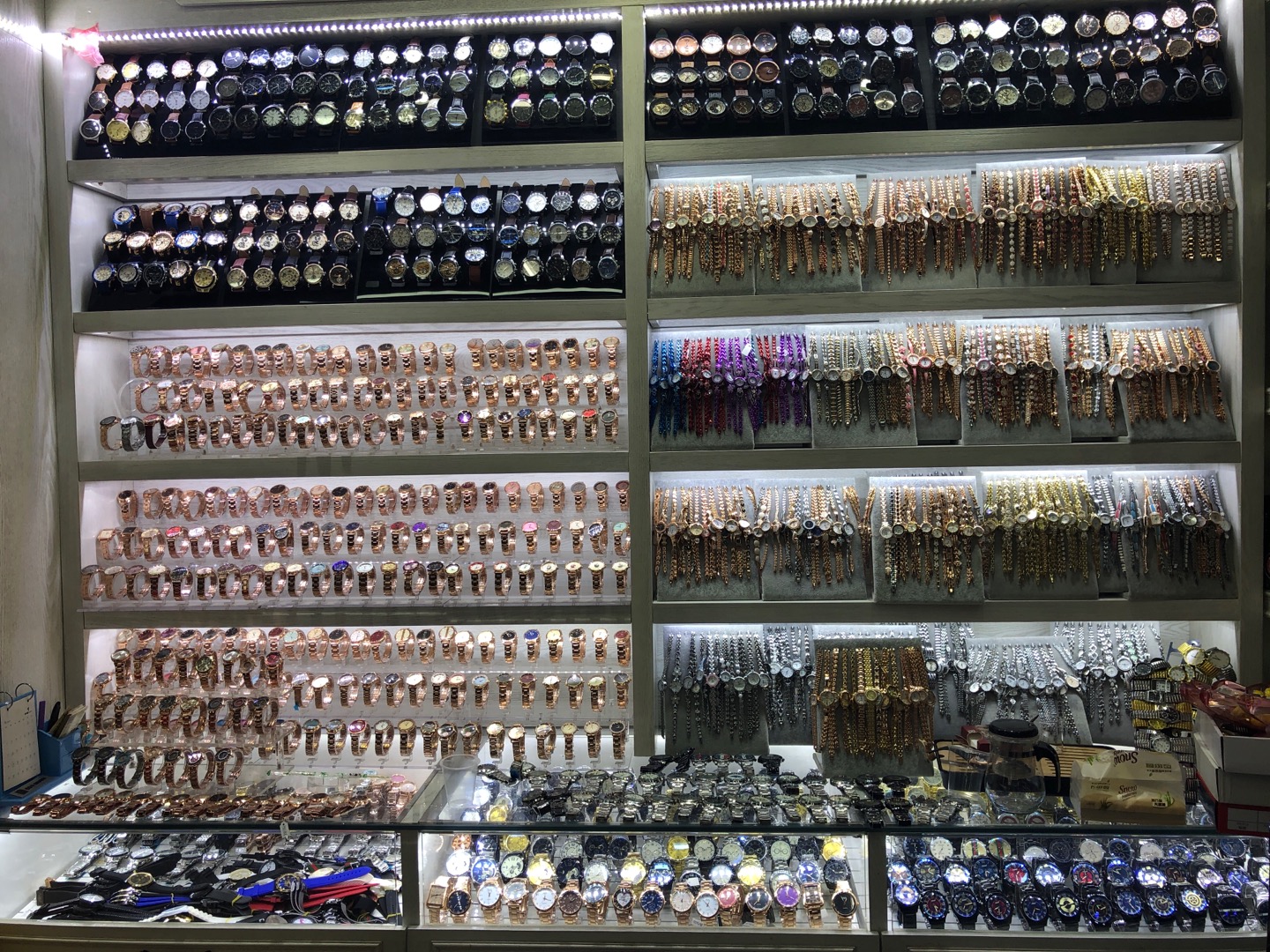Deli Shi Watch Shop describe pic - 2