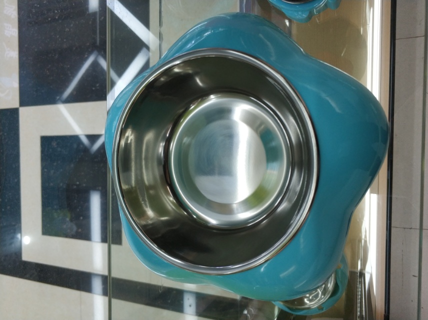 Pet flower-shaped bowl with plastic anti-slip edge, cute mini pet bowl details Picture