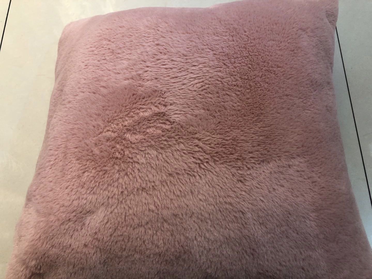 Rabbit fur fashionable throw pillows, bay window cushions, sofa cushions, and midday rest pillows