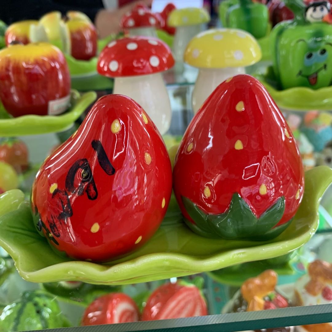 Red strawberry family cartoon seasoning jar thumbnail