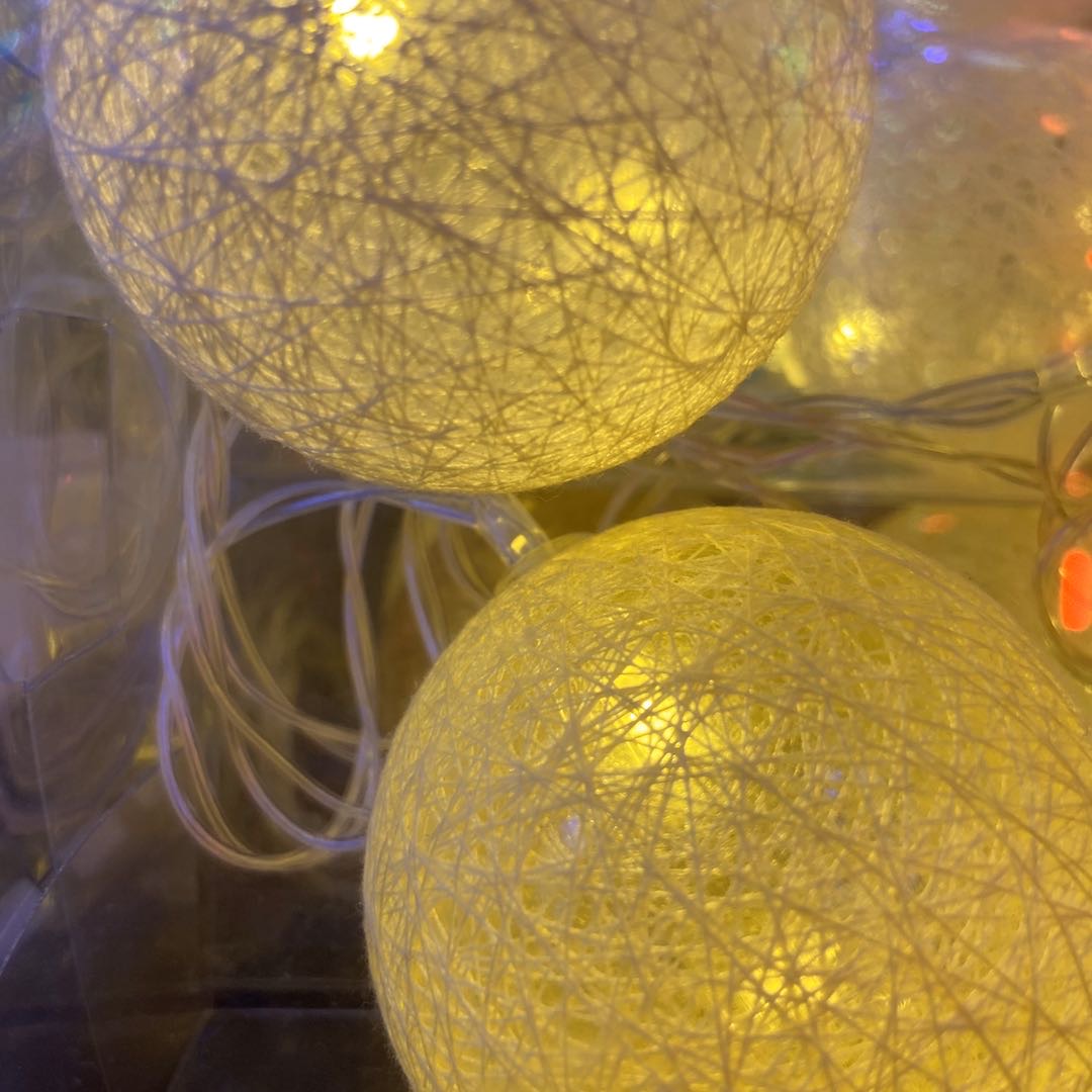 Factory direct sales of LED cotton thread ball colored lights, ins room Christmas festival decorative lights, small colored lights and flashing lights Specification image