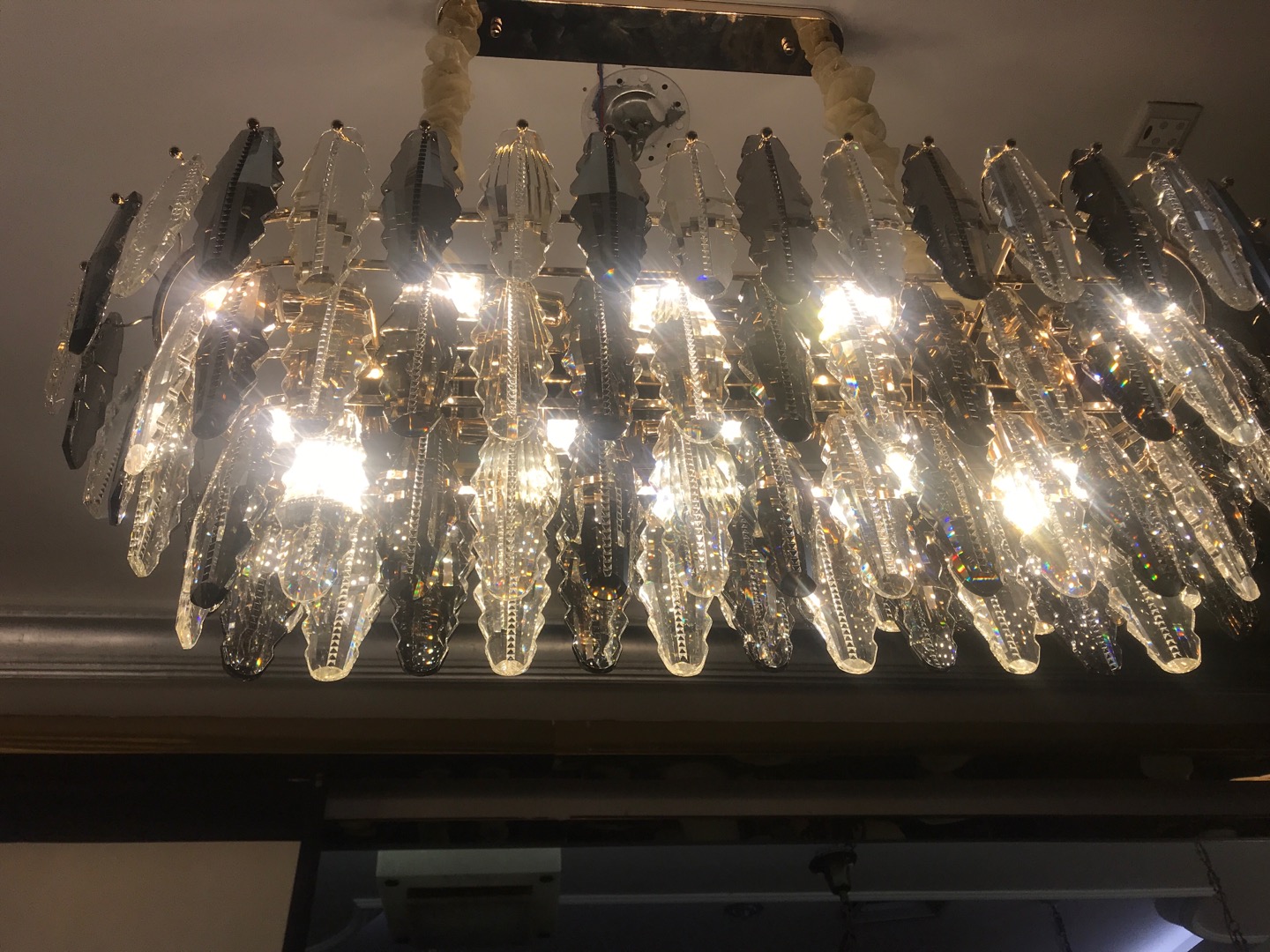 鼎居灯饰旗下现代轻奢纯水晶餐吊灯2020年新款简约产品图