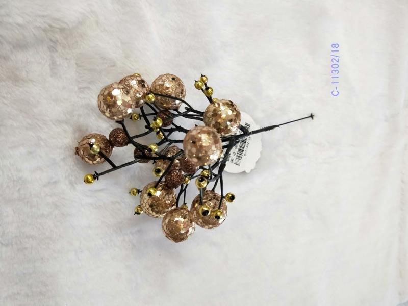 Christmas store interior decoration items, shopping mall and supermarket event scene arrangement, Christmas tree balls, creative props and pendants details Picture