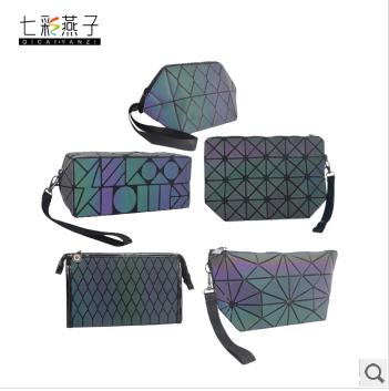 Luminous and colorful makeup bag, makeup bag, toiletry bag, clutch bag Specification image