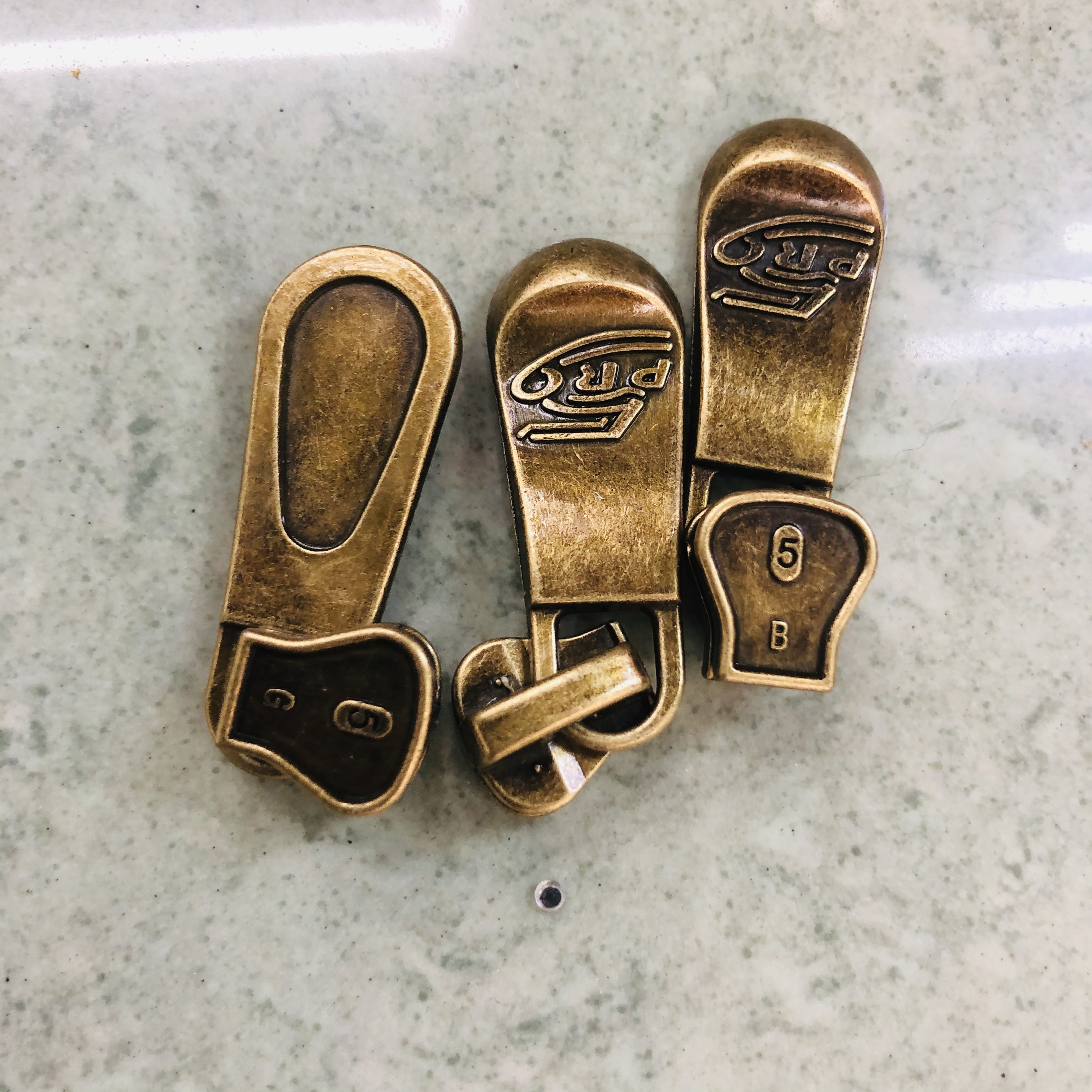 Metal Zipper Head Clothing Clothing Home Textile Zinc Alloy Pull Head New Spot Wholesale