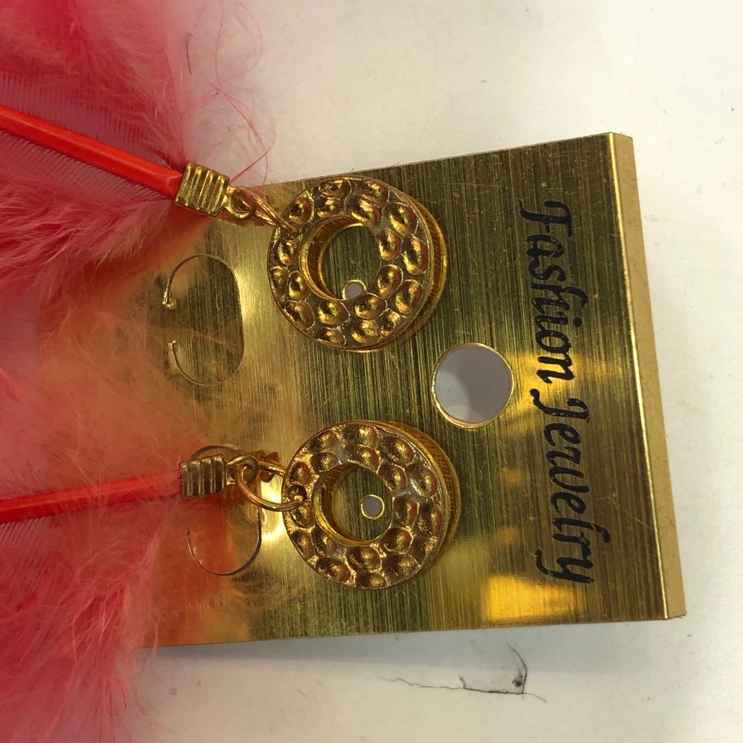 Factory direct sales of Turkey feather earrings, personalized earrings details Picture