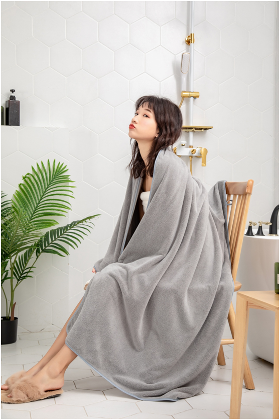 Extra-large and thickened coral fleece bath towels, absorbent for men and women details Picture