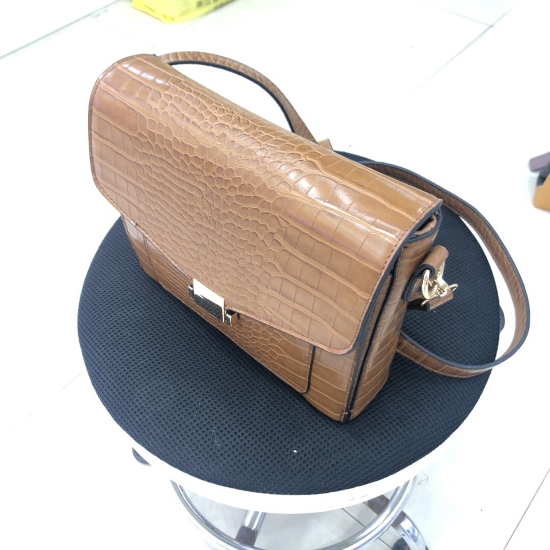 2020 new leather web celebrity coffee bag for women with one shoulder bag texture full figure