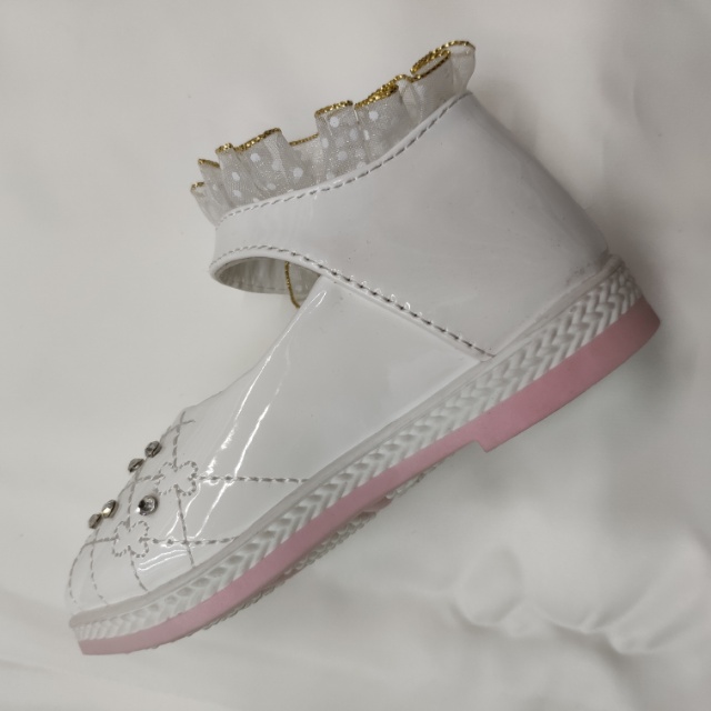 好望脚鞋业 外贸批发中童大童女童鞋 女童公主鞋春秋新款单鞋水钻蕾丝小女孩皮鞋中童细节图