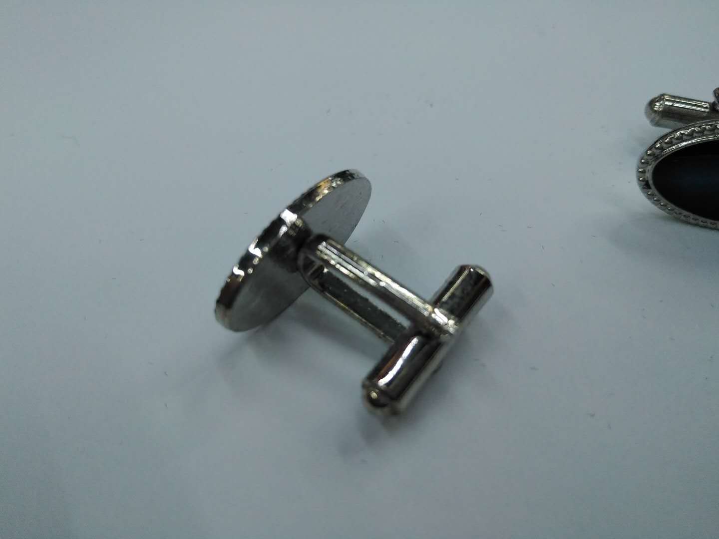 High-quality cufflinks, European and American minimalist alloy electroplated metal cufflinks, customizable cuffman details Picture
