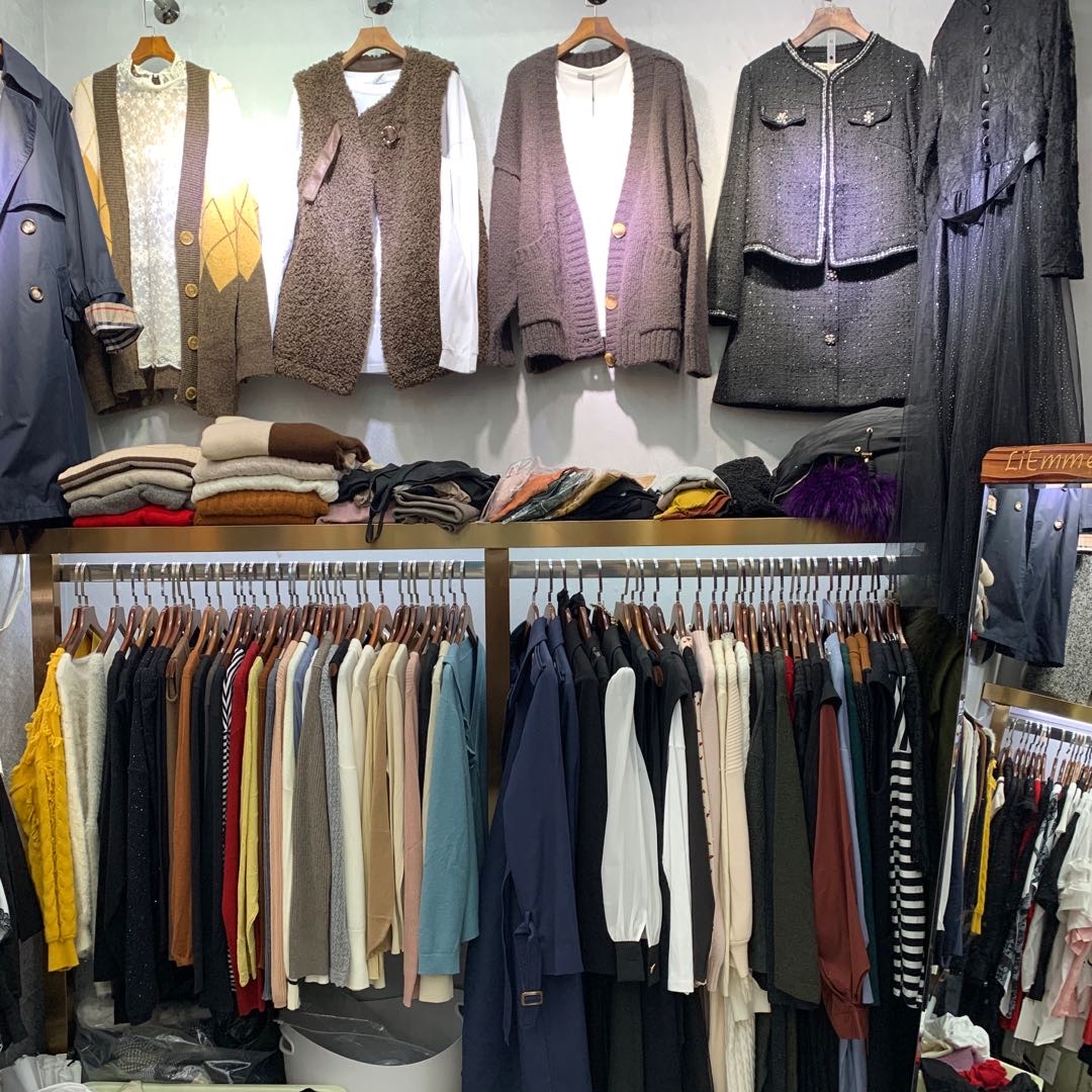 Yingzi's family. describe pic - 2