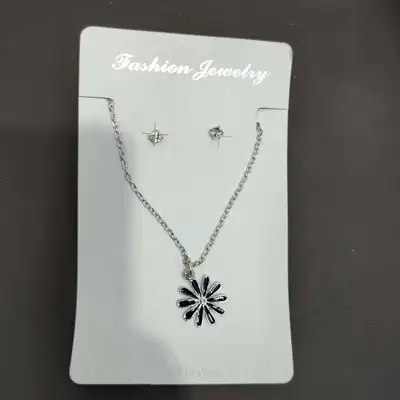 Fashion Simple Lady Temperament Silver Alloy Chrysanthemum Necklace Jewel Earrings Set Chain