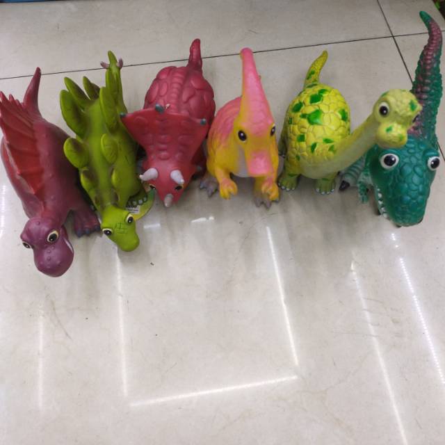 儿童玩具卡通仿真恐龙会回弹