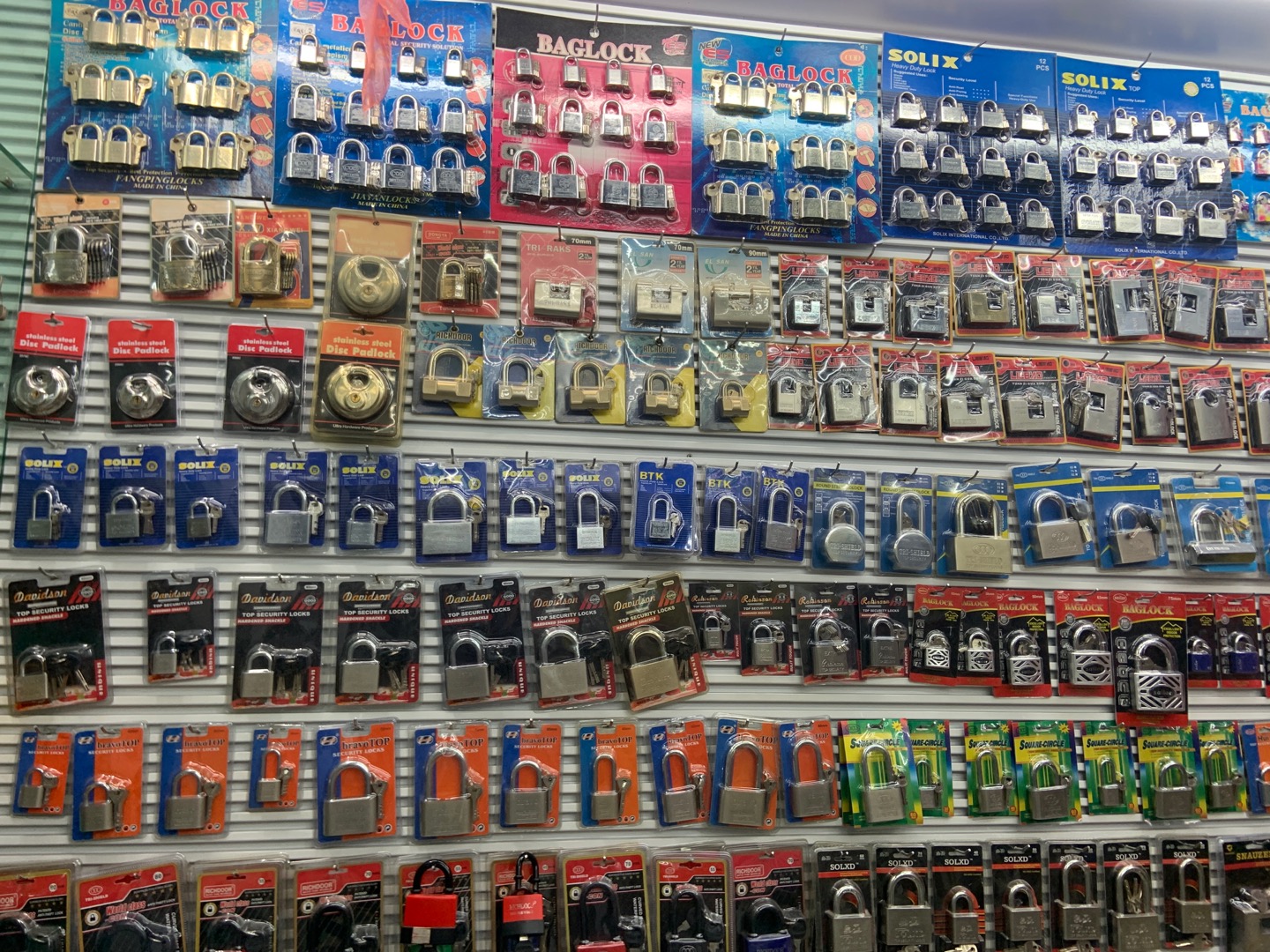 Pujiang County Tengxiang Lock Industry describe pic - 1