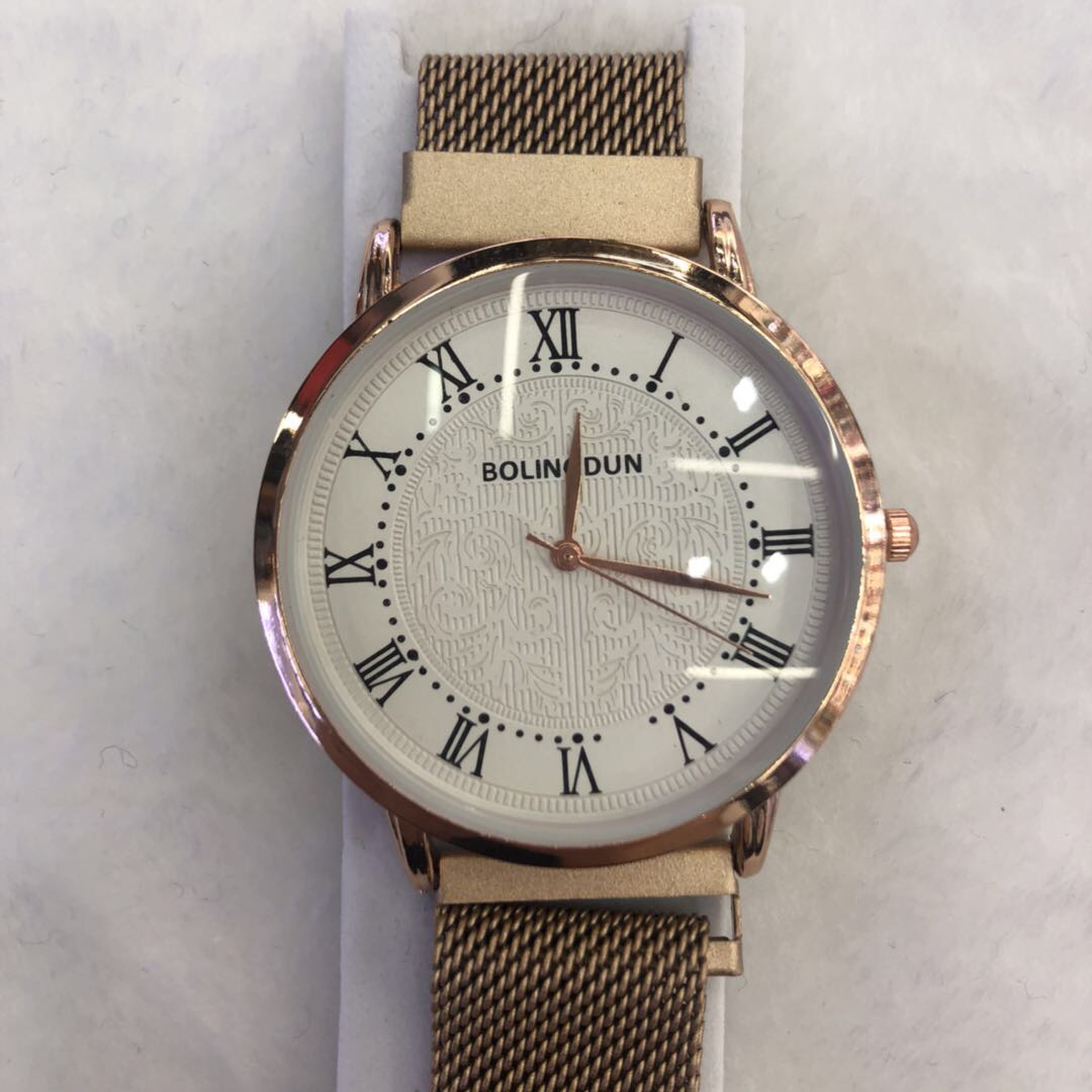 Fashionable and trendy diamond-encrusted watch for men, simple, casual and fashionable wristwatch, waterproof, school style, thin strap, trendy details Picture
