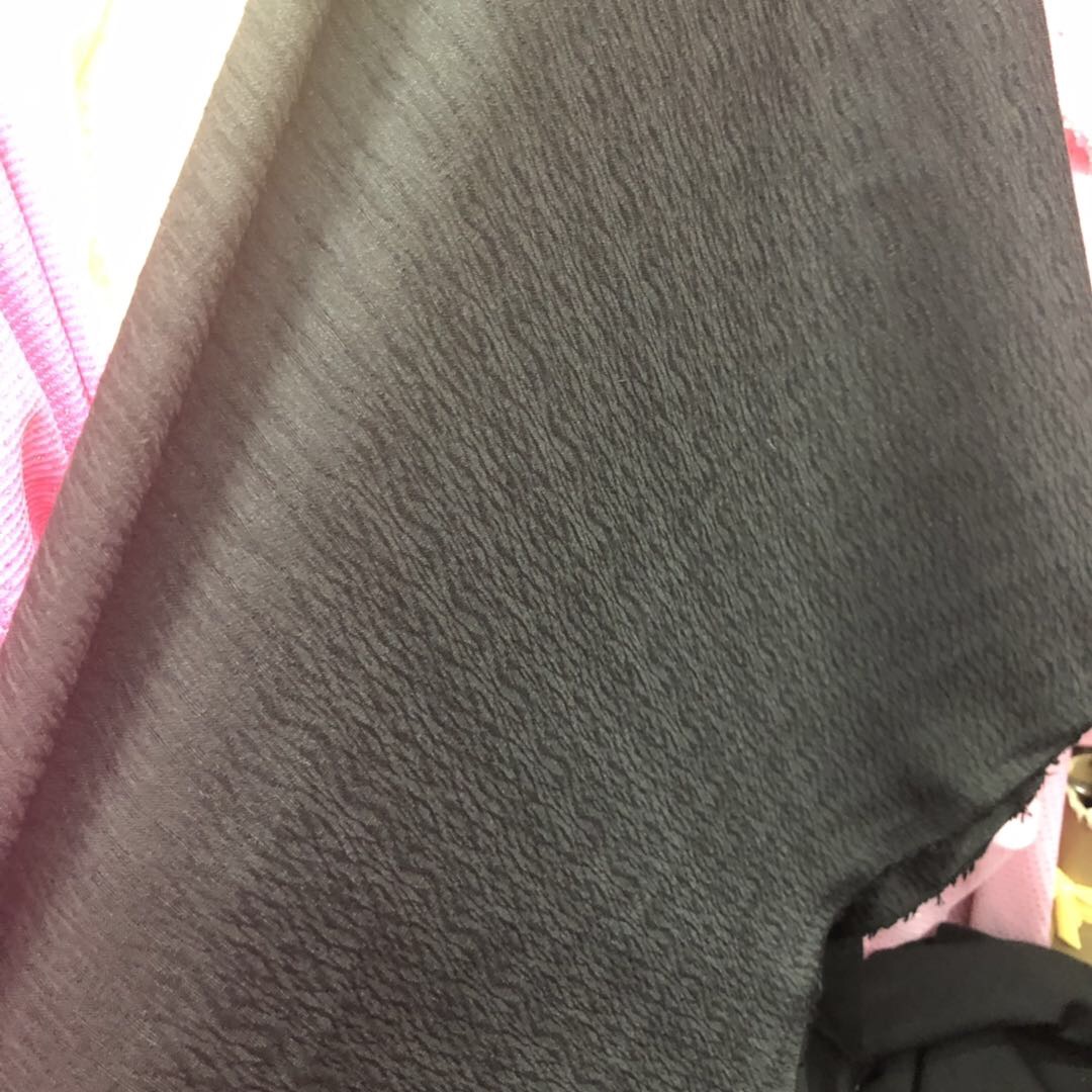时尚新颖素色树皮绉细节图