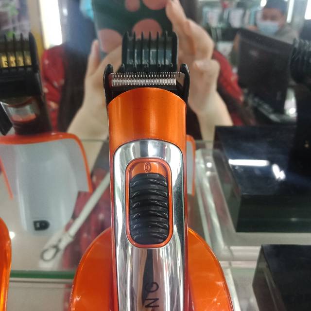 纯白色不锈钢男士专用剃须刀细节图