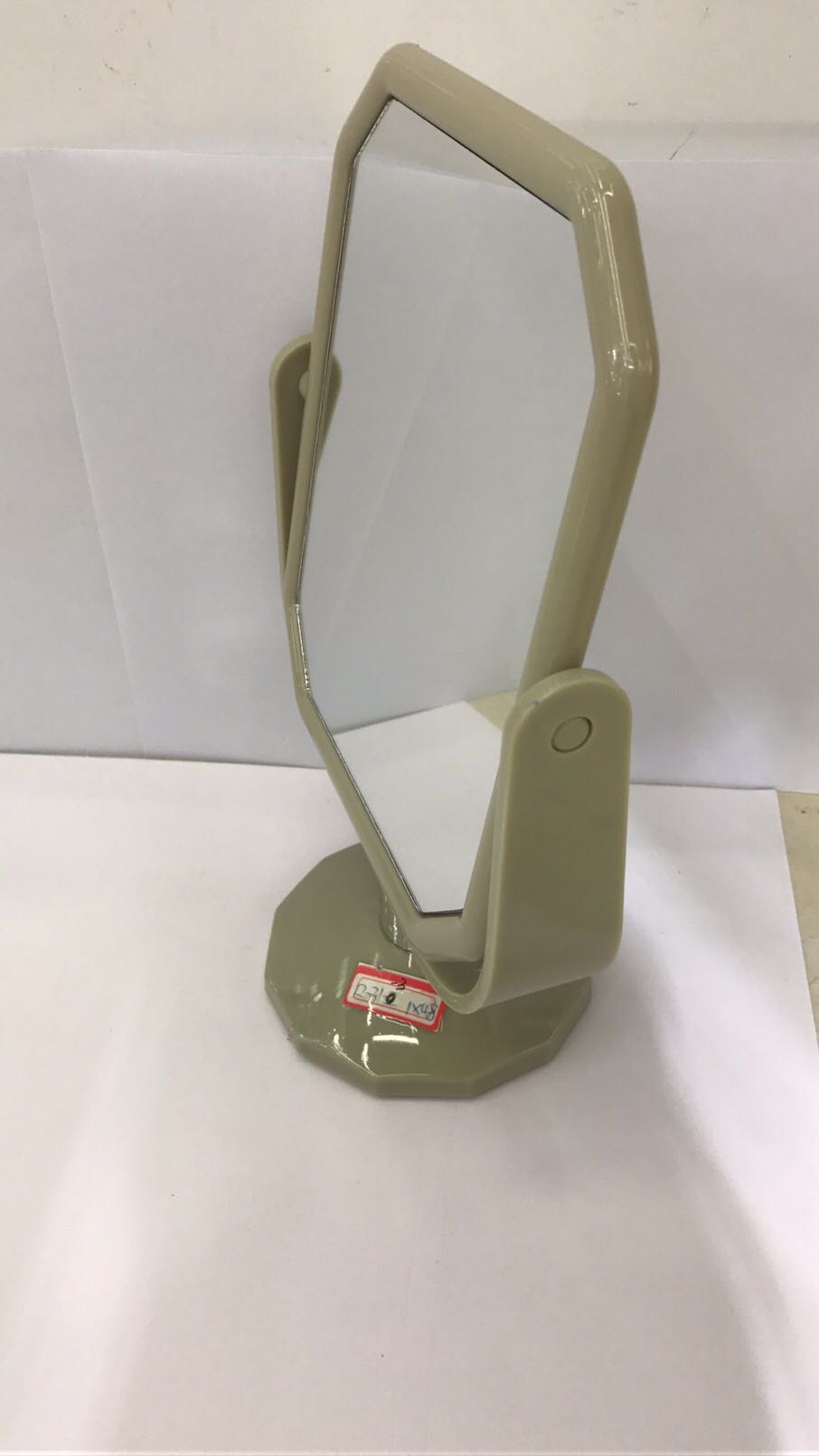 Plastic desktop makeup mirror, student portable dormitory desktop, simple makeup mirror, folding mirror, high list surface dressing mirror Specification image