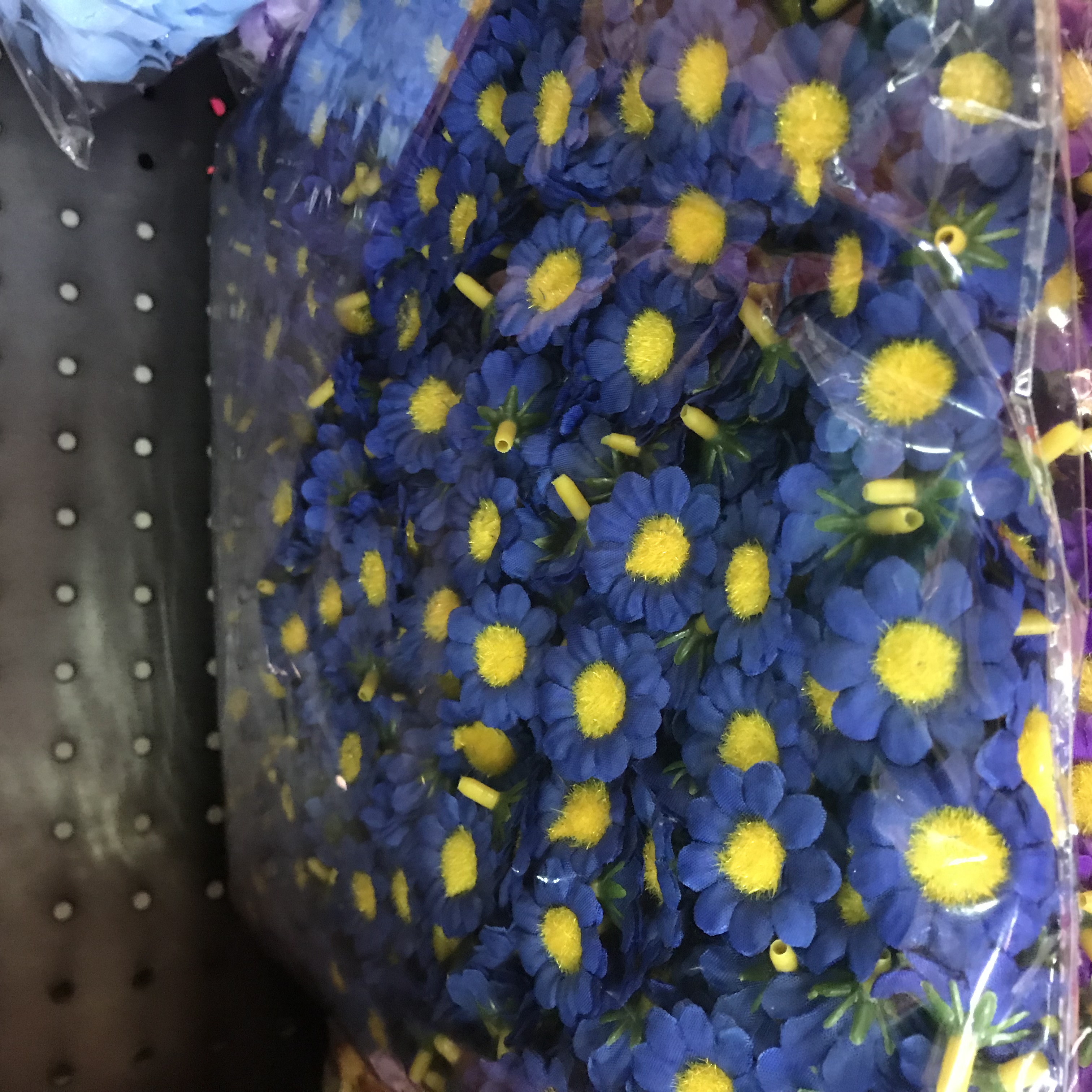 New creative artificial flower bouquets, diy small chrysanthemum flower heads, flower wreath materials, mini decorative small flowers, 2cm